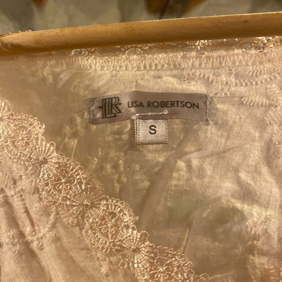 Lisa Robertson lace style top - Picture 4 of 5